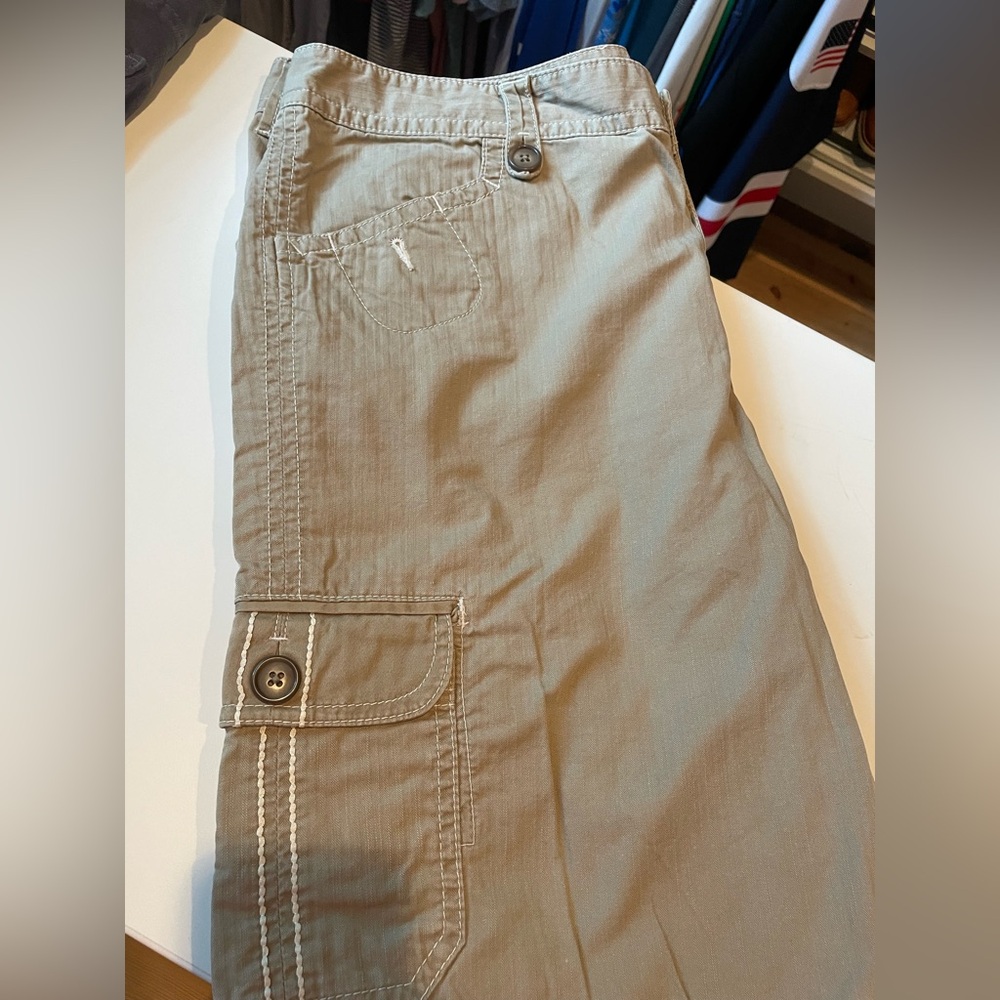 Eddie Bauer women’s Bermuda shorts, size 16